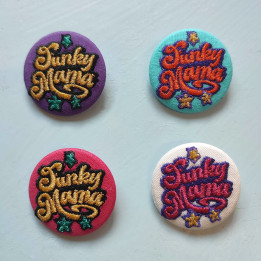 Badges Brodés FunkyMama Artisanaux
