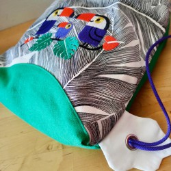 crèche maternelle créateur  toucan tropical cadeau naissance fait main tissu enfant goûter backpack child personnalisé