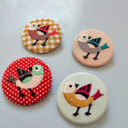 Badges Brodés Piaf Artisanaux